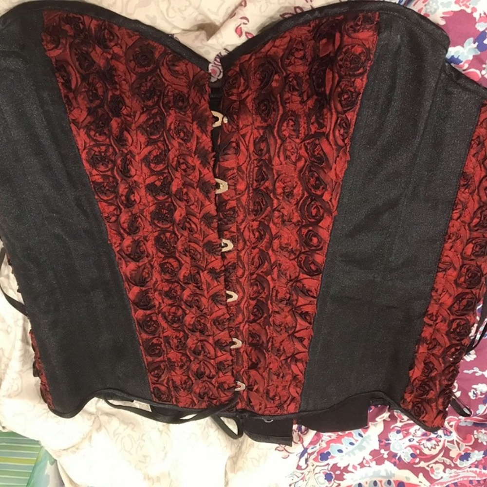 Hearts Delight Ruffled Rose Overbust Corset 38 M